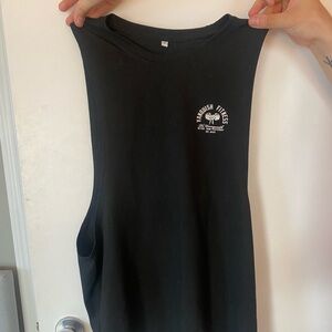 Men’s sleeveless muscle tank